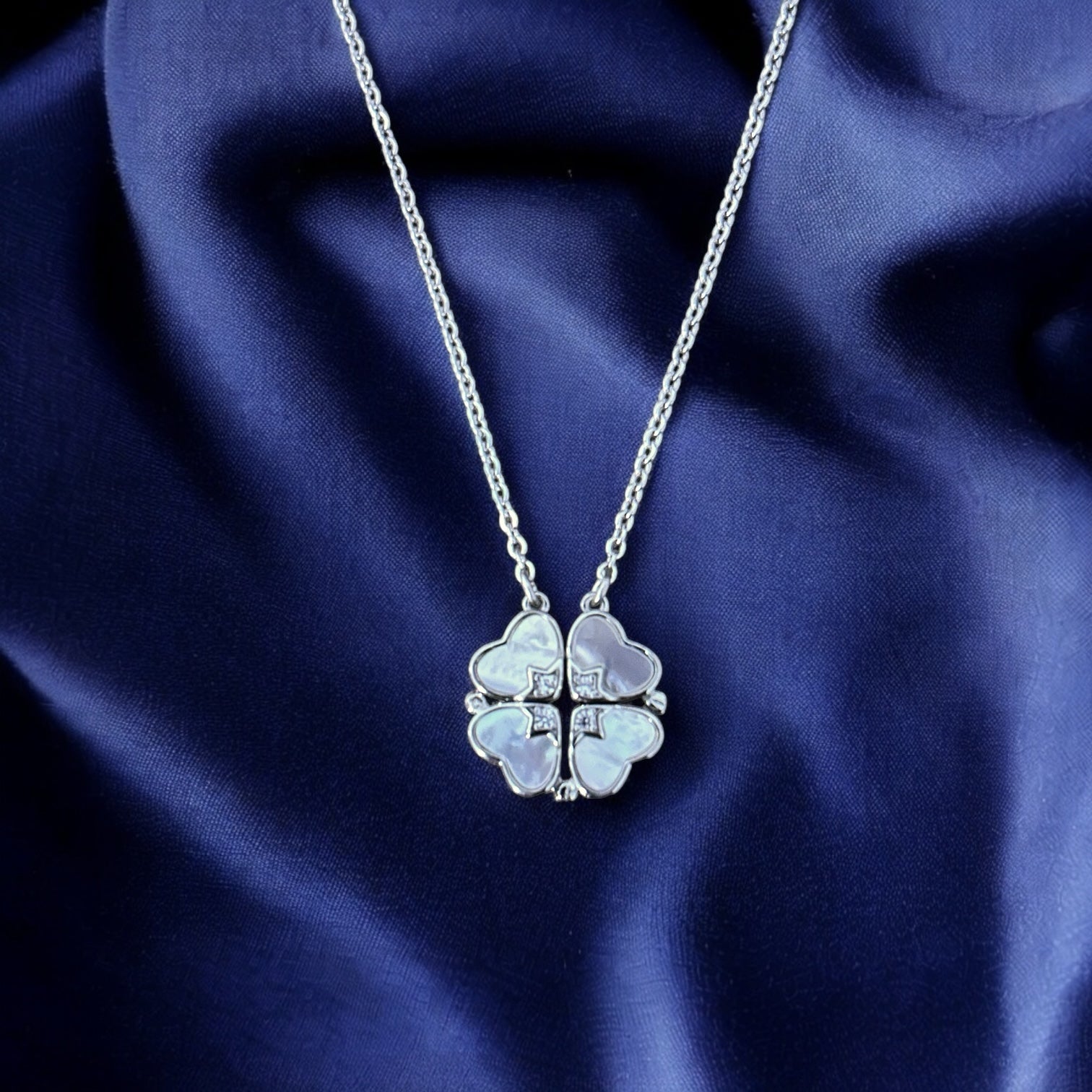 Clover Pendant (opens)